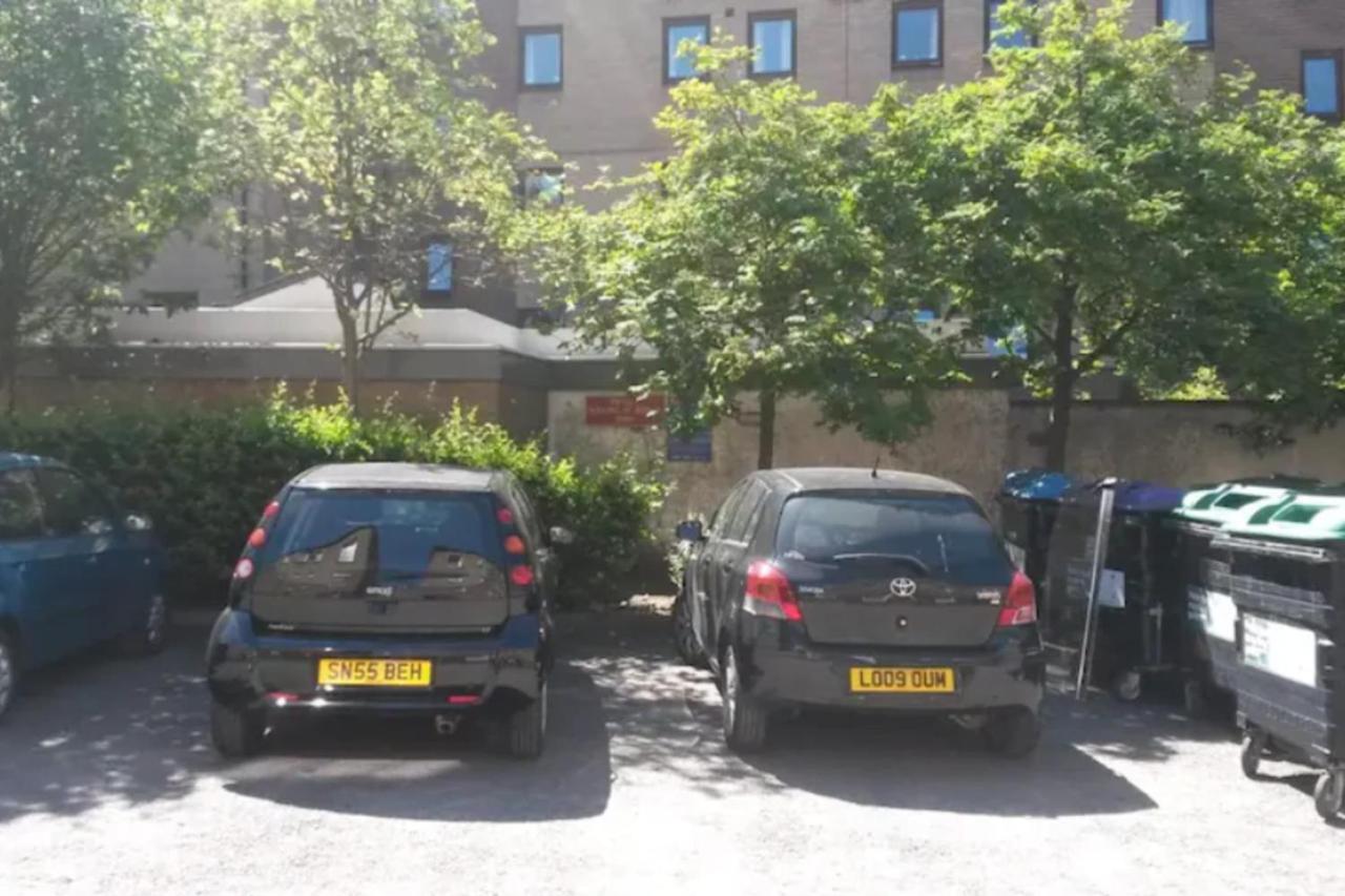 Central Flat Near Holyrood Park Edinburgh Exterior foto